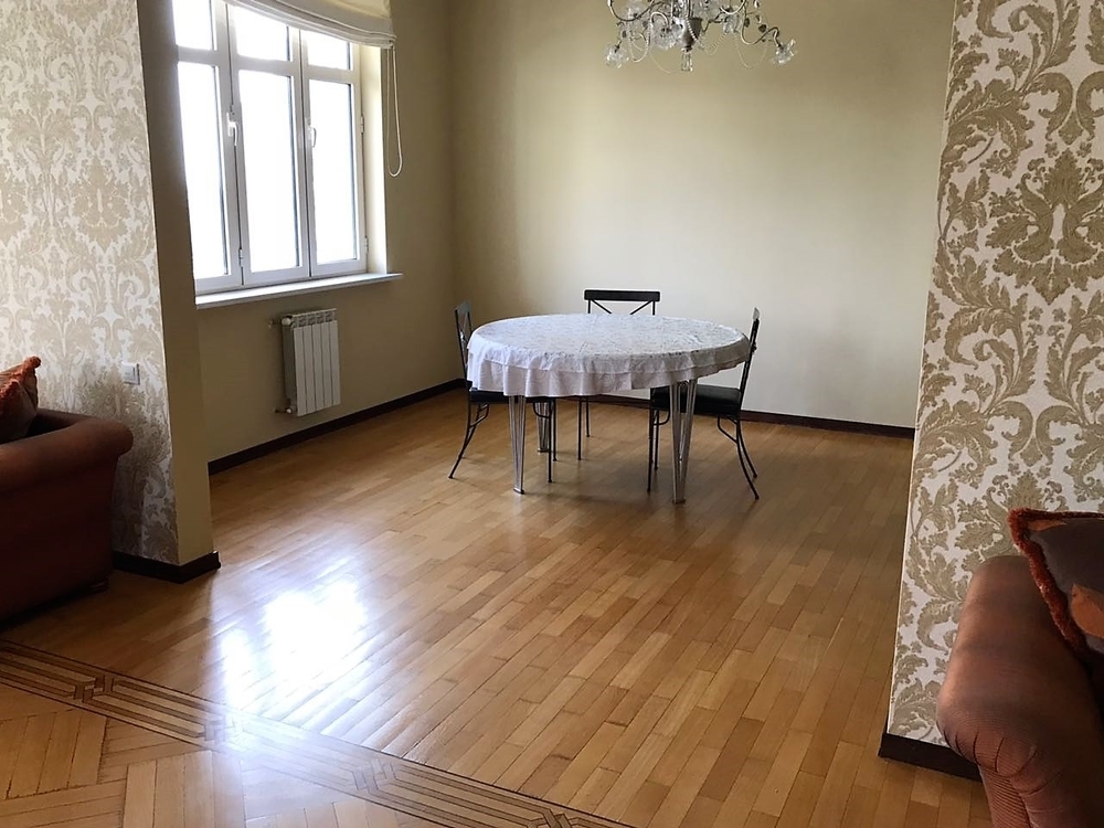 Продажа 5-комнатной квартиры, Сочи, р-н Центр Войкова ул, 35