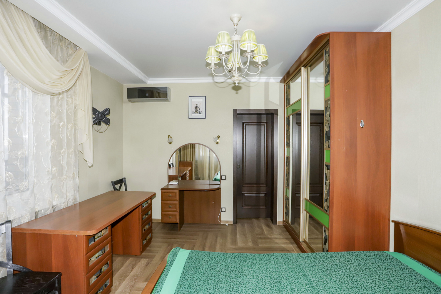 Продажа 5-комнатной квартиры, Иркутск